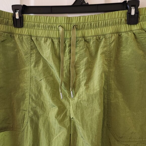 Mens Old Navy Quick-Dry Olive Green Shorts 2X With Elastic Waistband & Pockets - Picture 3 of 8